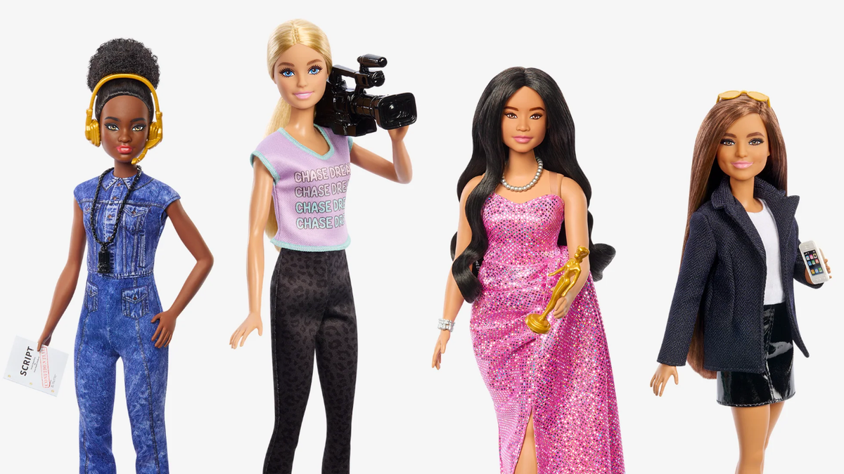 La película Barbie engendra muñecas Barbie de la película