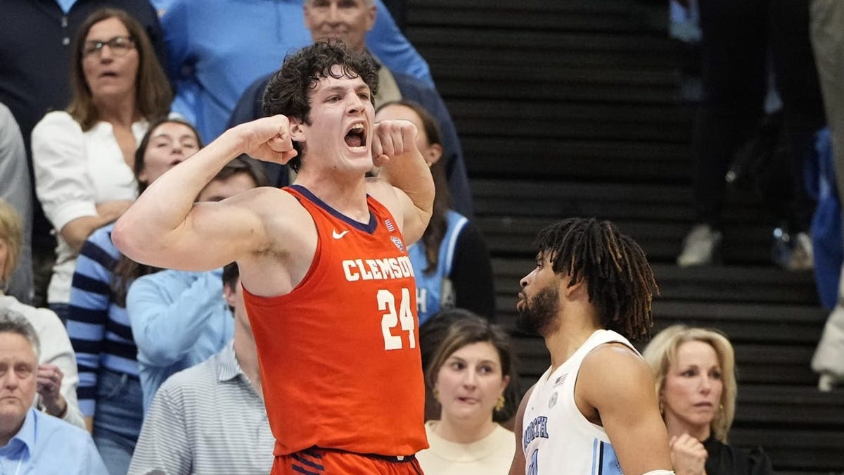 Top 25 Roundup: Clemson Knocks Off No. 3 North Carolina