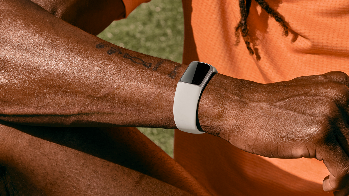 Fitbit Charge 6 with built-in Google features launched