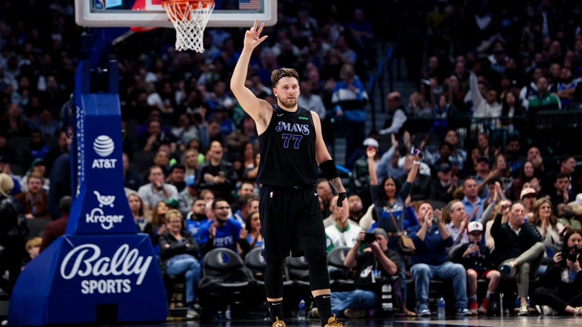 Luka Doncic's Triple-double Sends Mavs To Rout Of Jazz