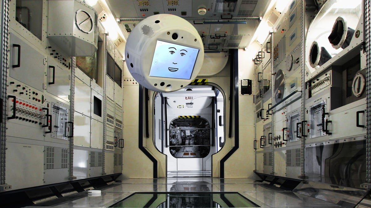 ISS astronauts finally met their robot buddy—and things did not go as planned