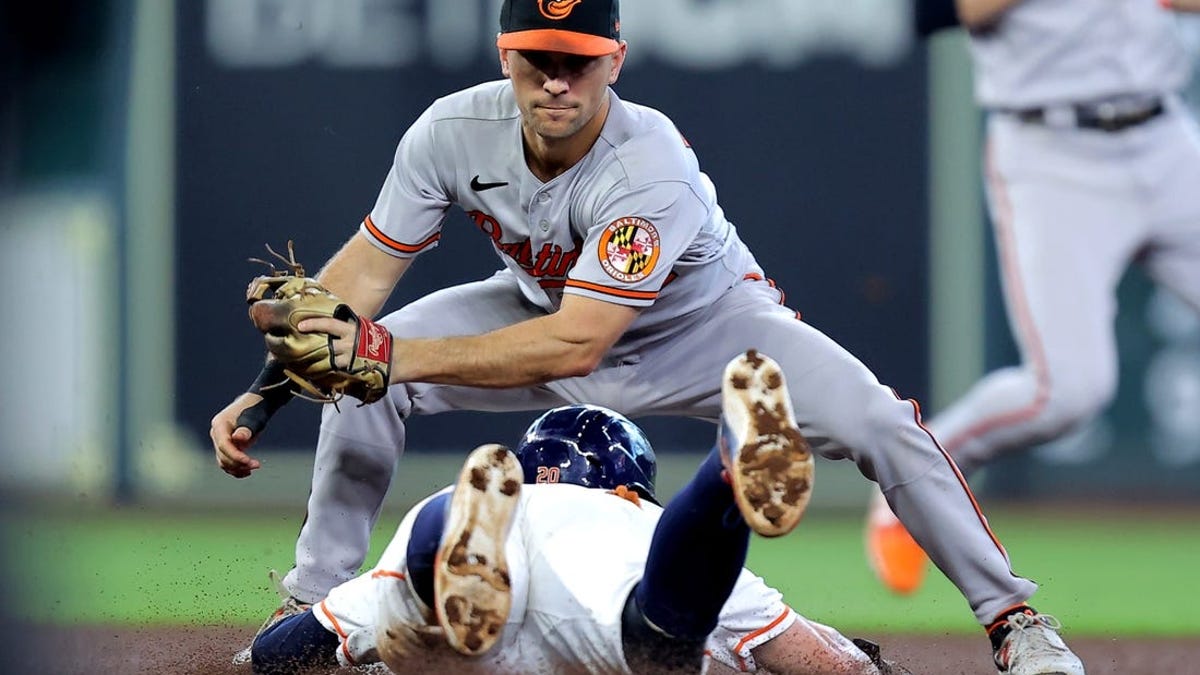 Houston Astros: Mauricio Dubon's walk-off keeps team in first place