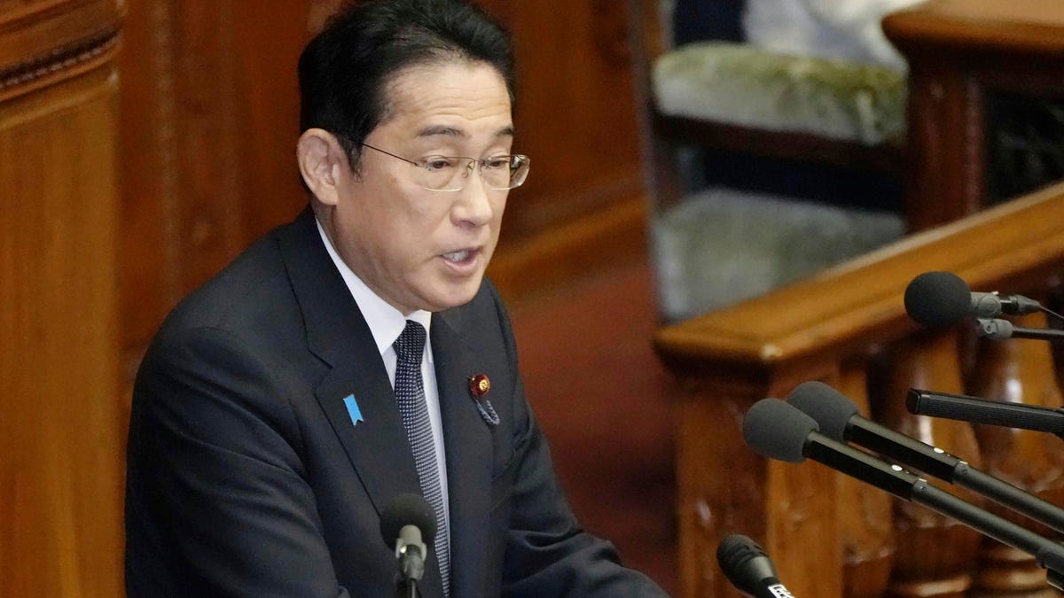 Japan's Prime Minister Kishida plans an income tax cut for households ...