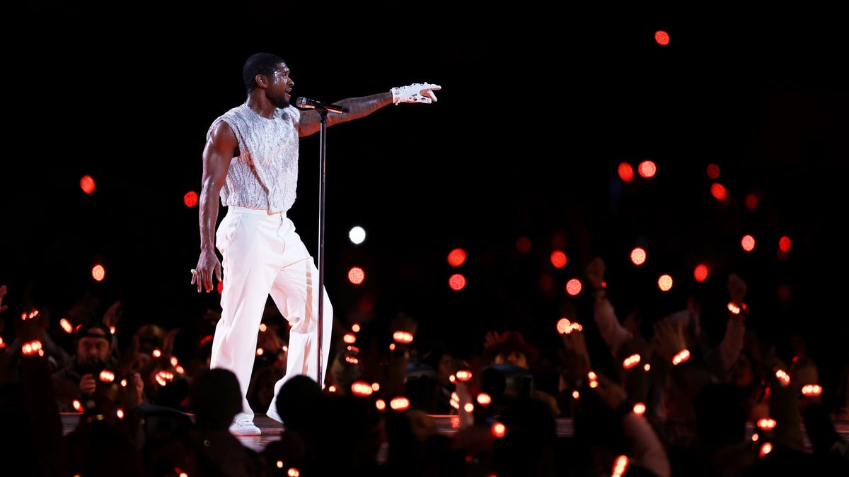 Usher Shines in 2024 Super Bowl LVIII Halftime Performance