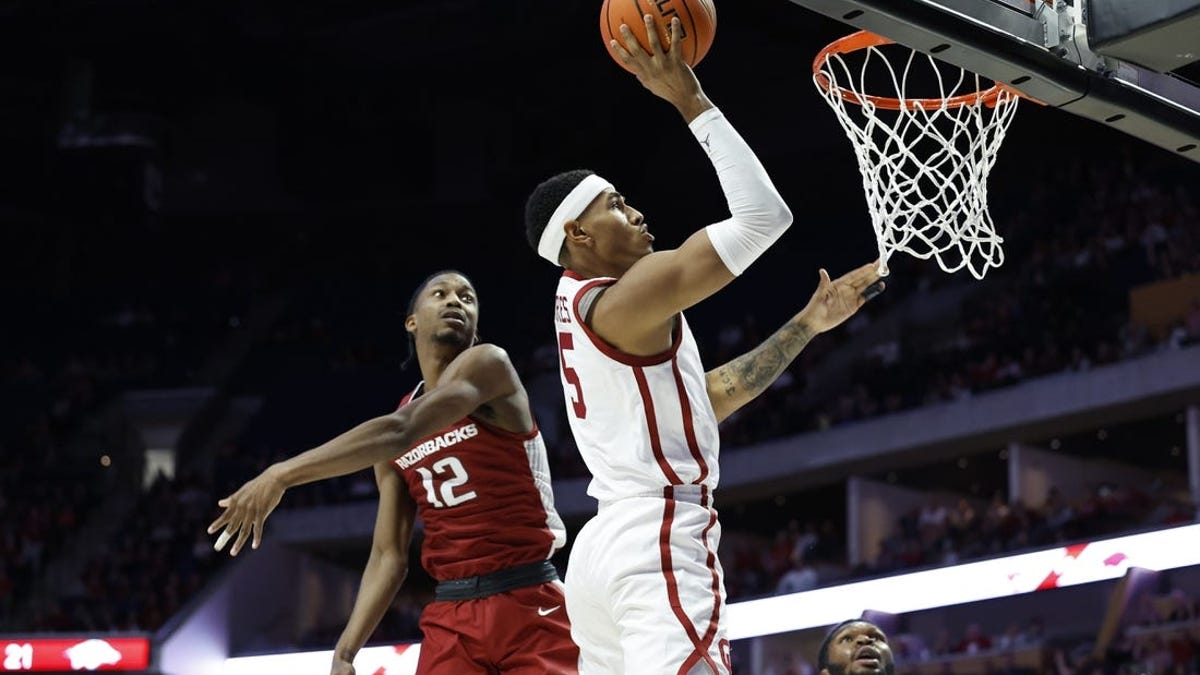 Javian McCollum leads No. 19 Oklahoma past Arkansas