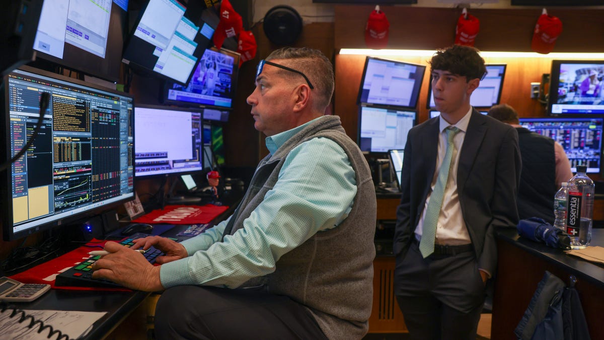 Dollar Tree, Lululemon, layoffs, and jobs numbers: What to watch in the stock market this week
