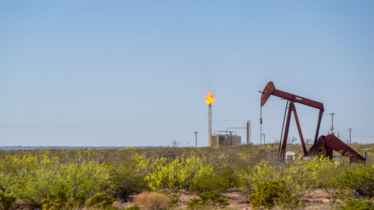 Opec lets saudi arabia russia give up on some production cuts