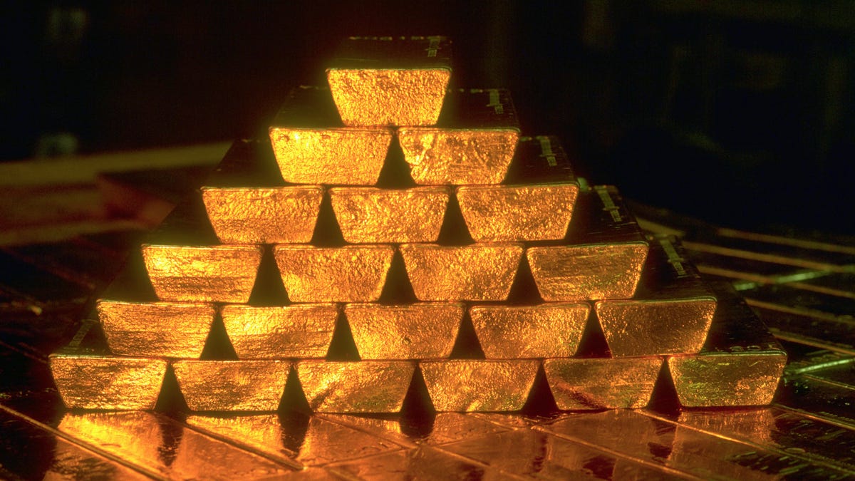 JPMorgan and other big banks are flying billions of dollars worth of gold on planes. Here's why