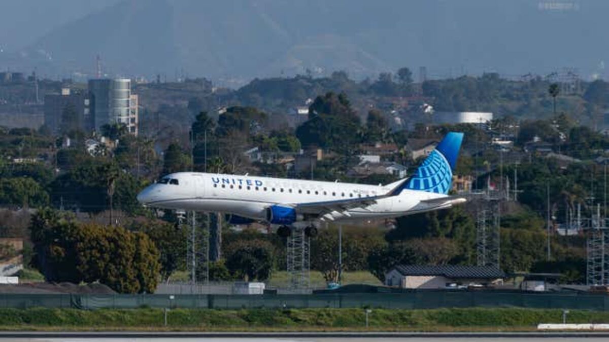 United Airlines is rolling out Starlink internet service sooner than expected