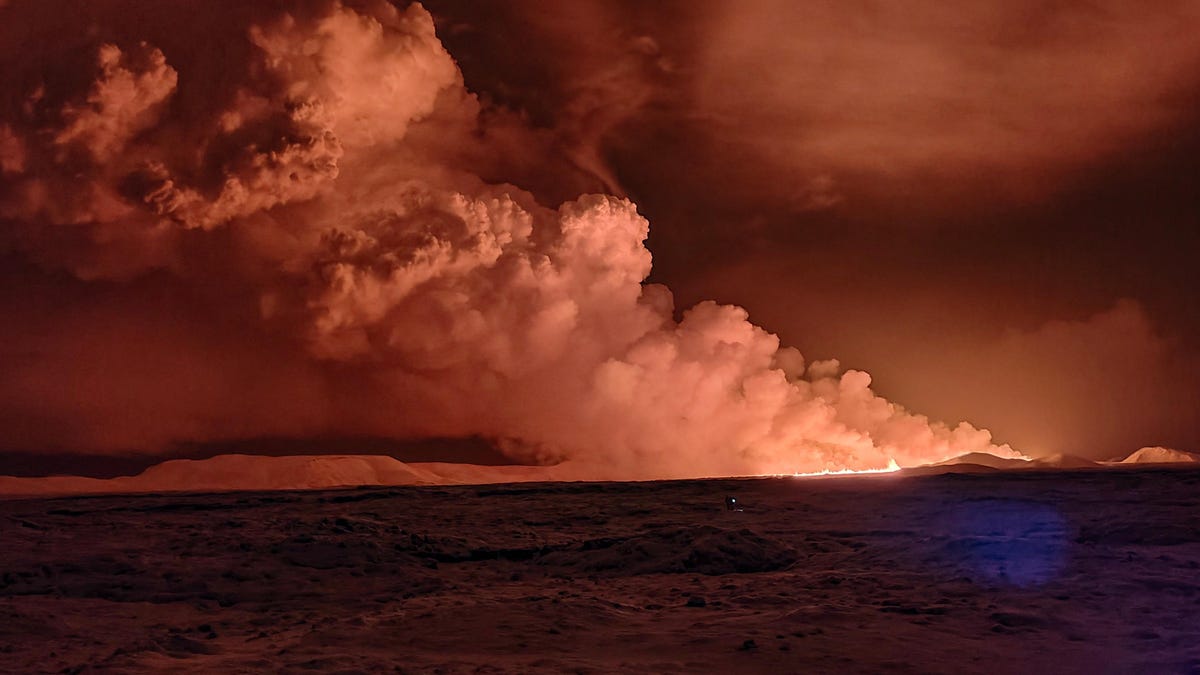 See the Breathtaking Power of Iceland's Volcanic Eruption