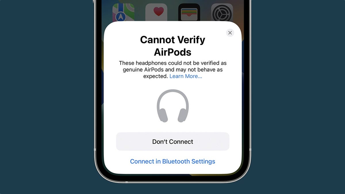 Apple: iOS 16 detectará cuando el usuario esté usando unos AirPods falsos