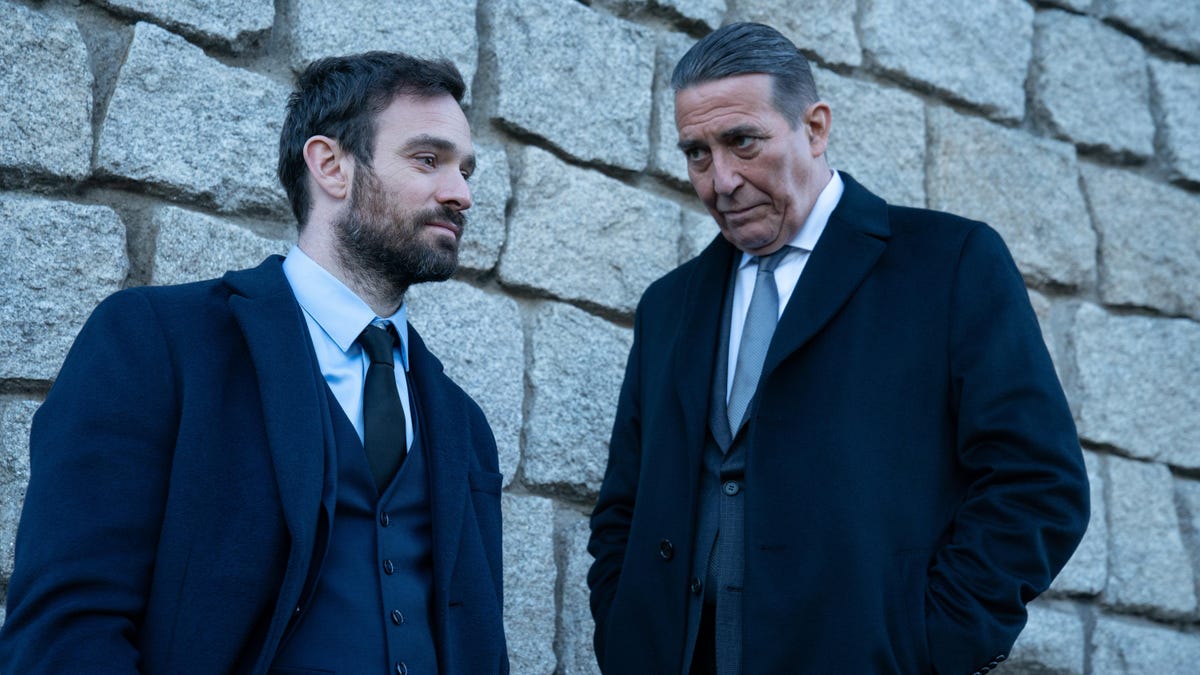 Kin Review: Charlie Cox leads a stellar cast in by-the-numbers crime drama