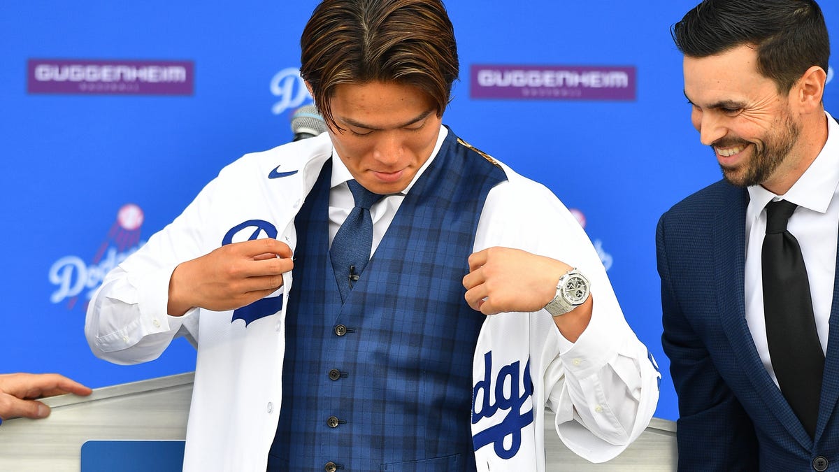 New MLB jerseys made by Fanatics are already causing complaints