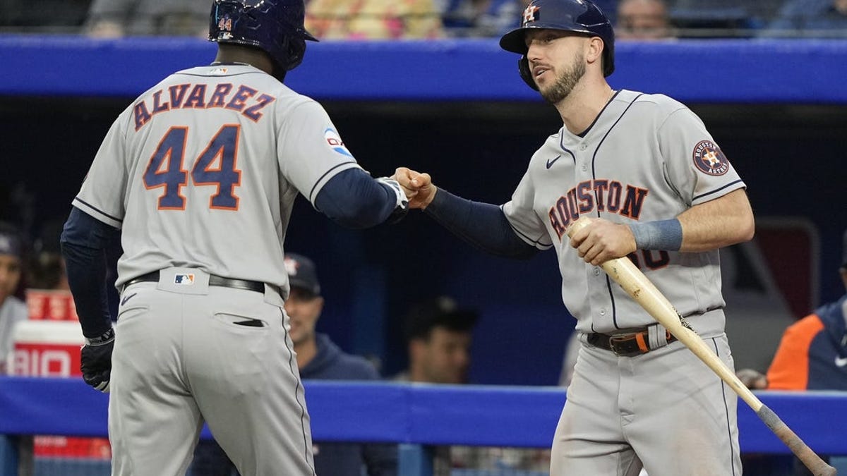 Yordan Alvarez injury: Astros designated hitter returns to Houston after  leaving Blue Jays game with right oblique discomfort - ABC13 Houston