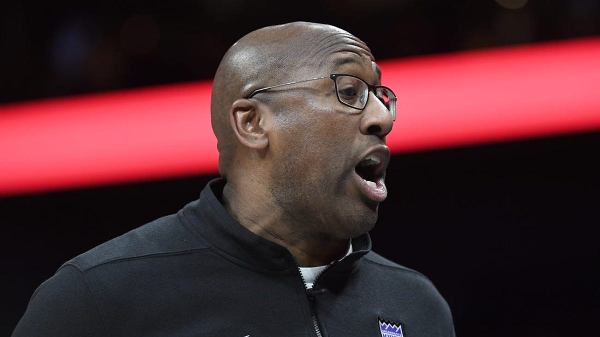 Kings Coach Mike Brown Fined $50K For Criticizing Officials