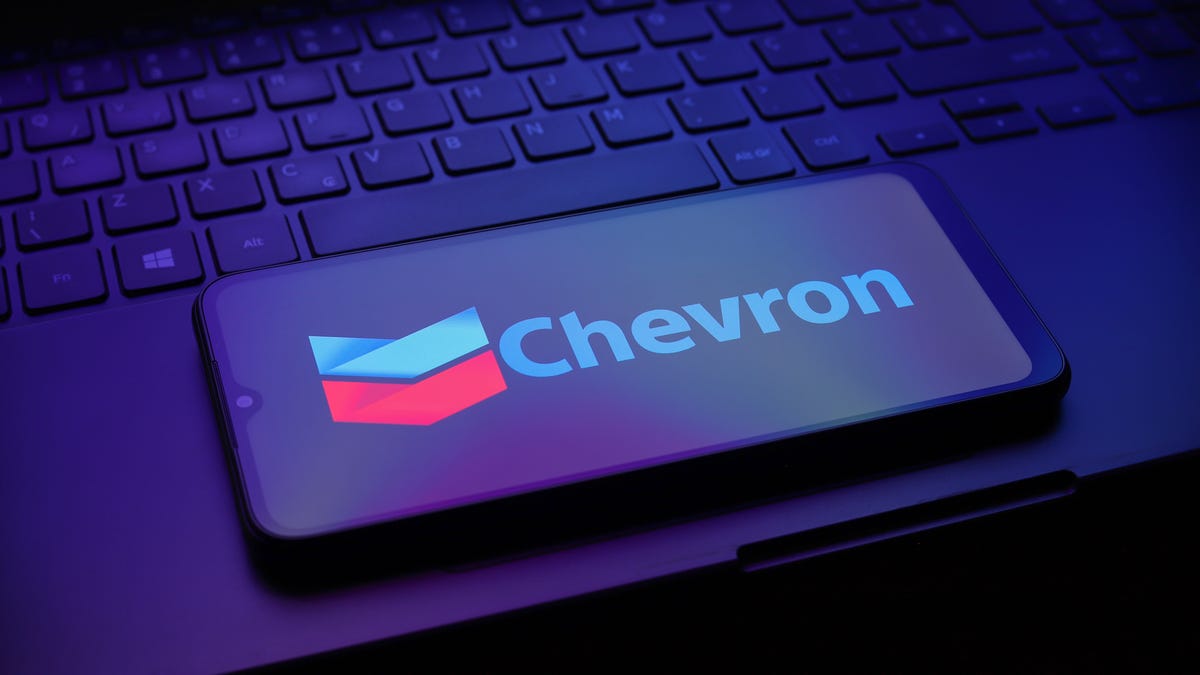 Chevron builds natural gas plants to power U.S. data centers