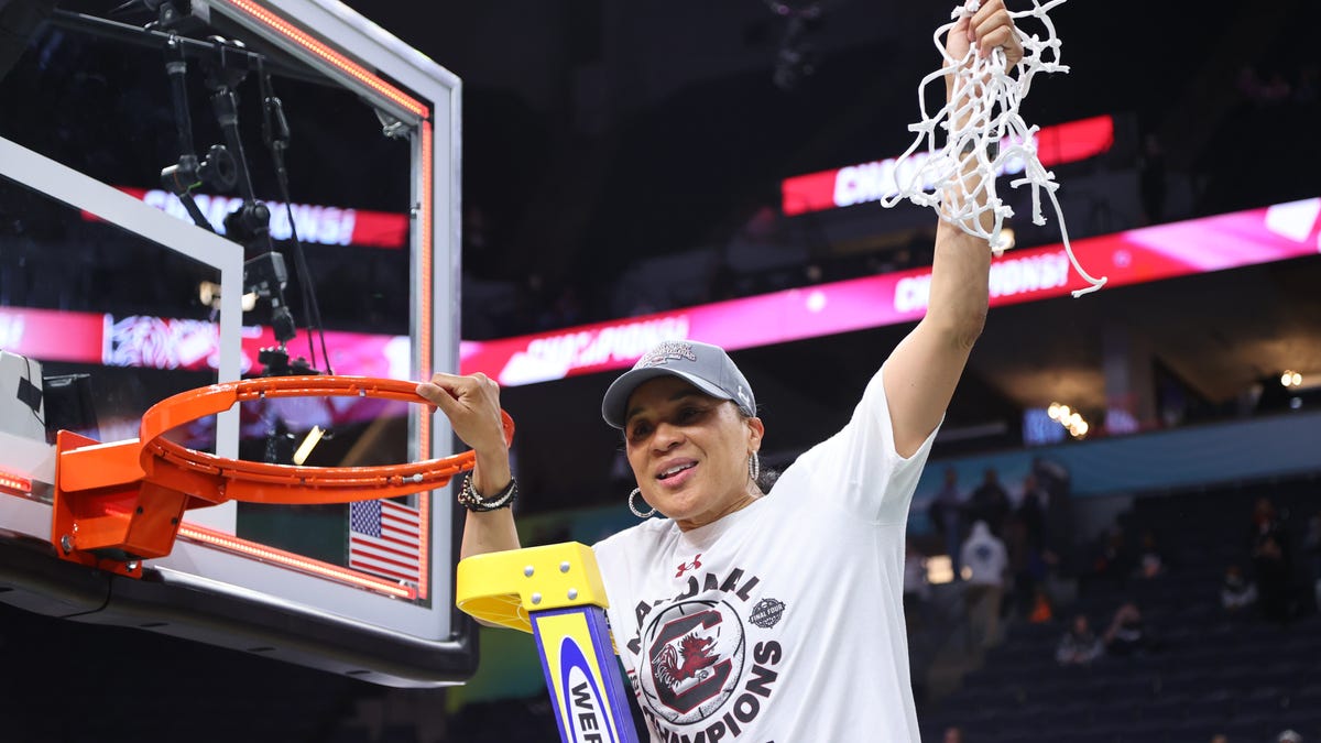 9 things to know about South Carolina women's basketball coach Dawn Staley