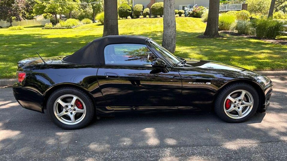 We All Should Have Bought Honda S2000s When They Were Cheap