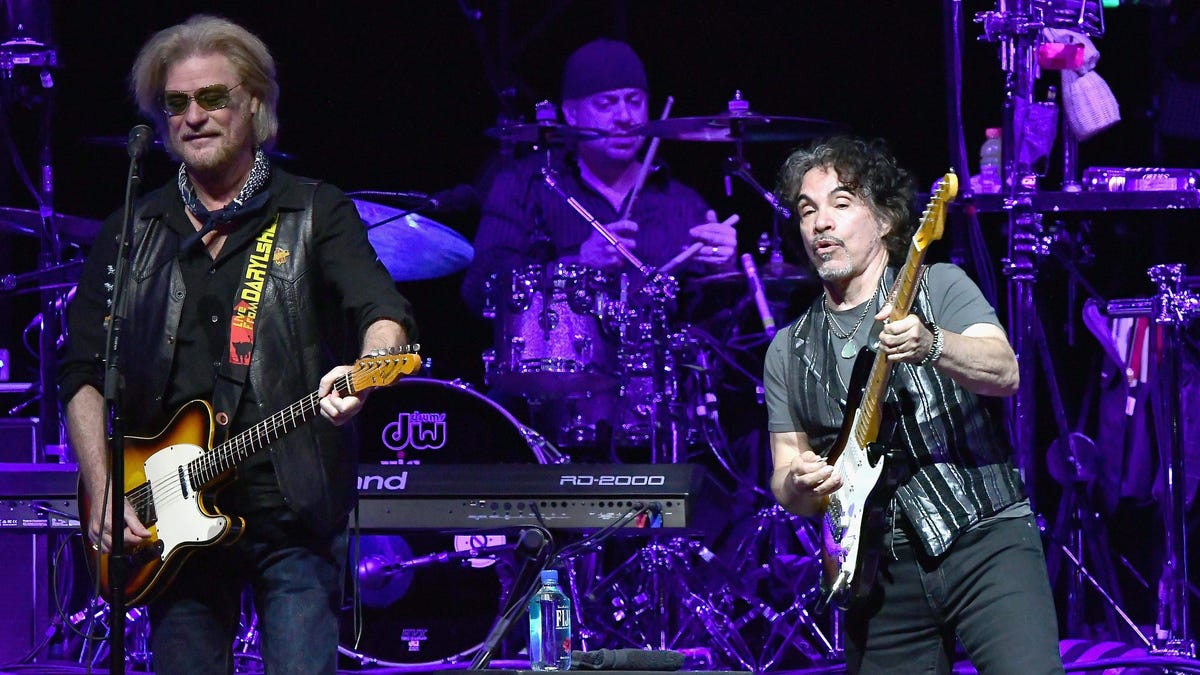 Daryl Hall got a restraining order against John Oates