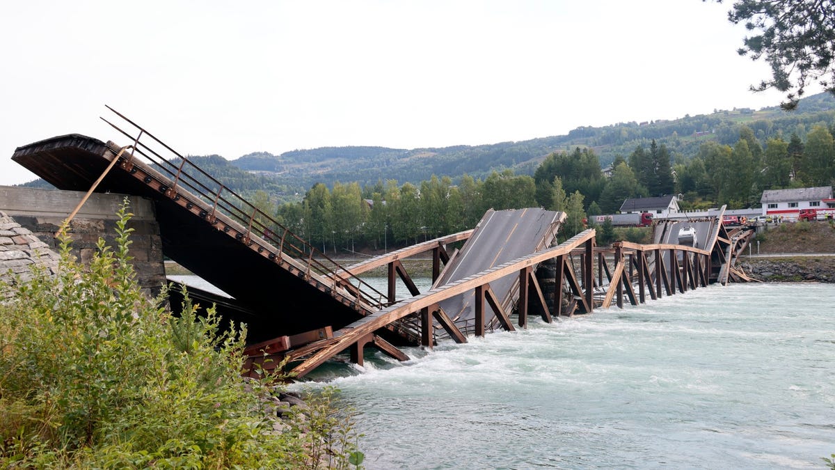 Bridge Collapses After Just 10 Years Because Designers Were Too Focused On Looks