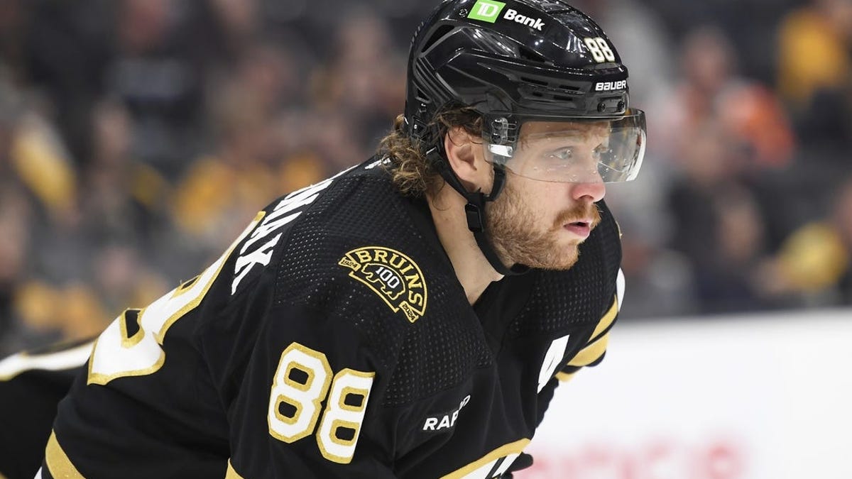Bruins winger David Pastrnak named NHL Star of the Month
