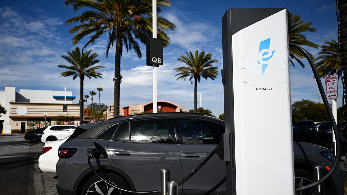 California Likely Won’t Meet Its Goal Of Building A Million EV Chargers