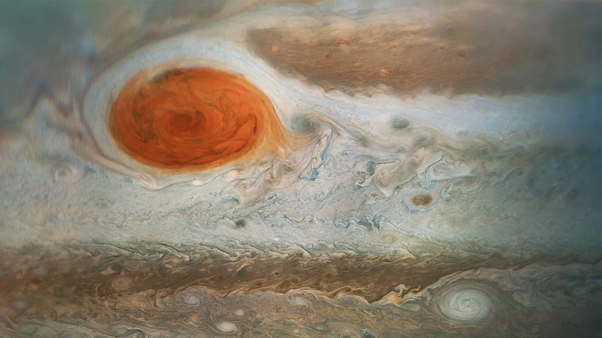 Классические астрономы наблюдали на Юпитере другое большое красное пятно.