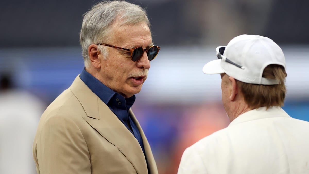 NFL Owner Stan Kroenke Wants to Take Over L.A. - Bloomberg