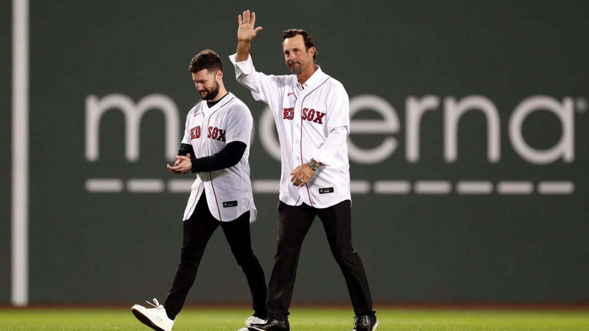 Tim Wakefield, wife, both battling cancer after Curt Schilling