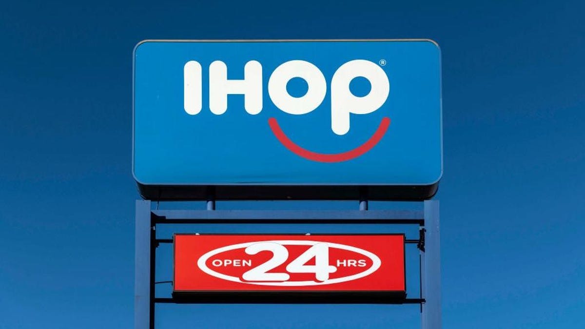 IHOP adds beer, wine to its menu