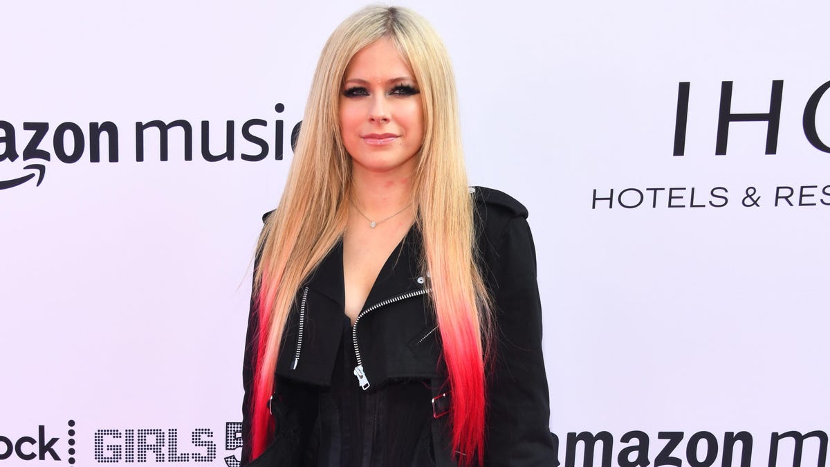 Avril Lavigne Is Making A "Sk8er Boi" Movie