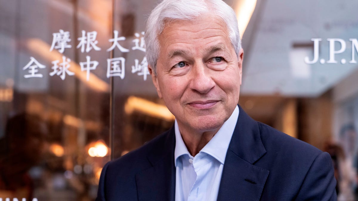 Jamie Dimon says he's not retiring from JPMorgan Chase for 'several years'