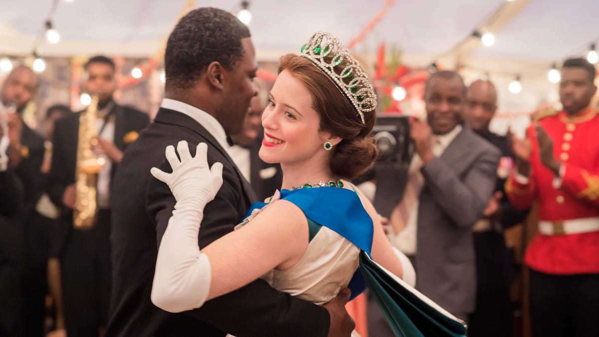 queen elizabeth and king of ghana dancing