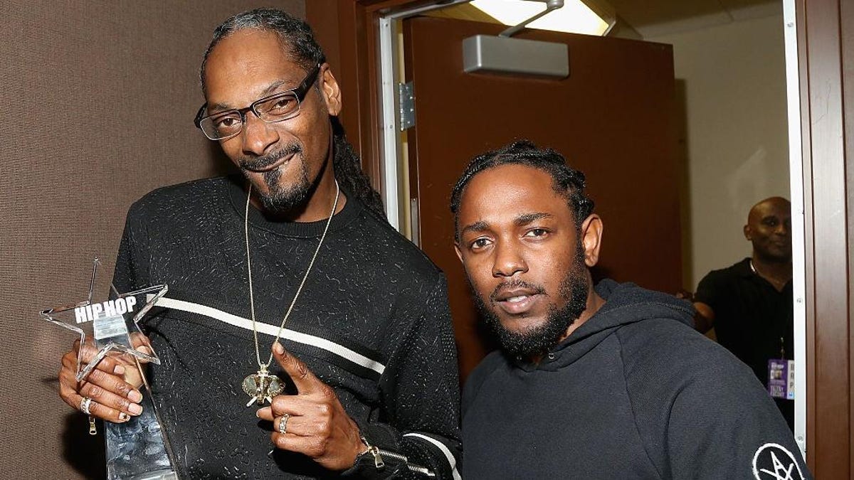 Snoop Dogg Makes a Surprising Admission About the Kendrick Lamar-Drake Beef #Drake