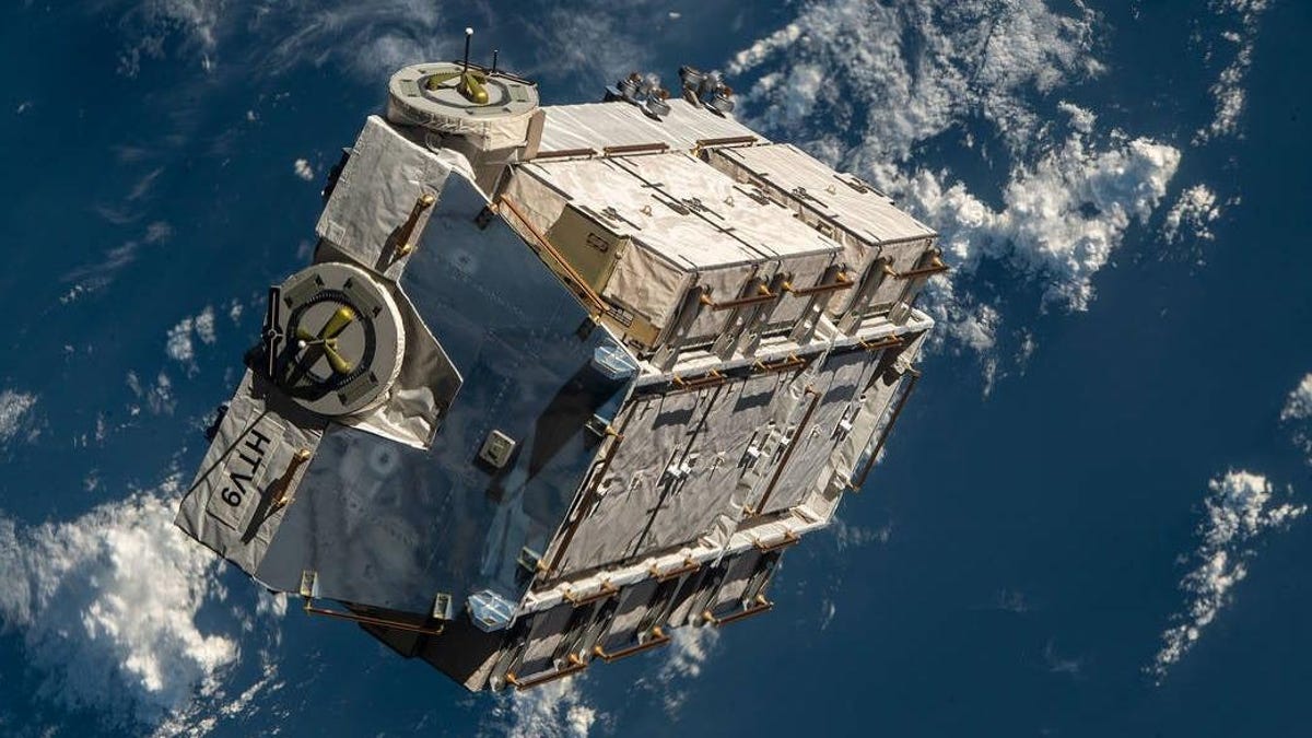 Die NASA bestätigt, dass ein Teil der Batteriepalette der Internationalen Raumstation durch ein Haus in Florida gekracht ist