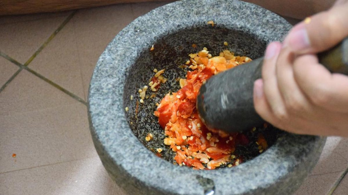 The Molcajete and How to Use It - Williams-Sonoma Taste