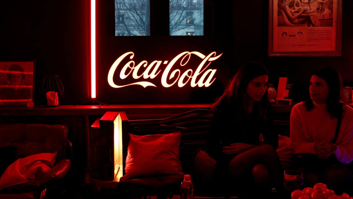 CocaCola fizzles, Paramount layoffs, and unicorns lose luster