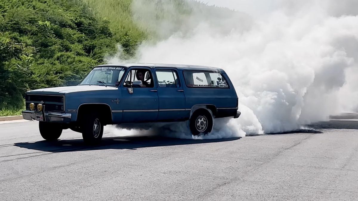 This Turbocharged LS-Swapped Chevy Suburban Smokes So Much Rubber It’ll Bring A Tear To Your Eye