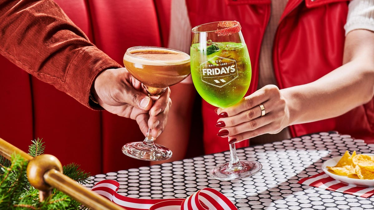 TGI Fridays Debuts Massive Holiday Cocktail Menu for 2023