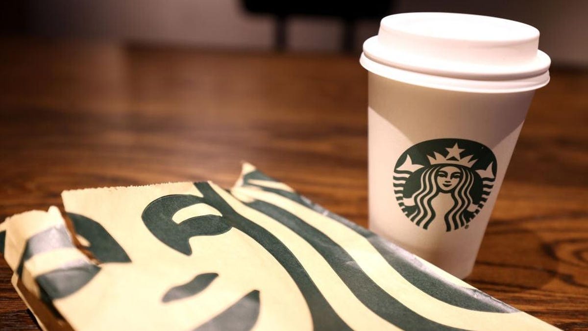 Starbucks Customer Upset After Getting Iced Drink In Paper Cup