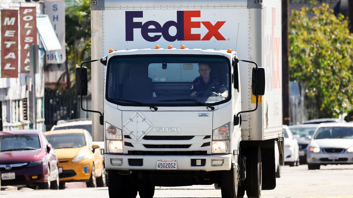 FedEx stock jumps on earnings beat, $5 billion share buyback