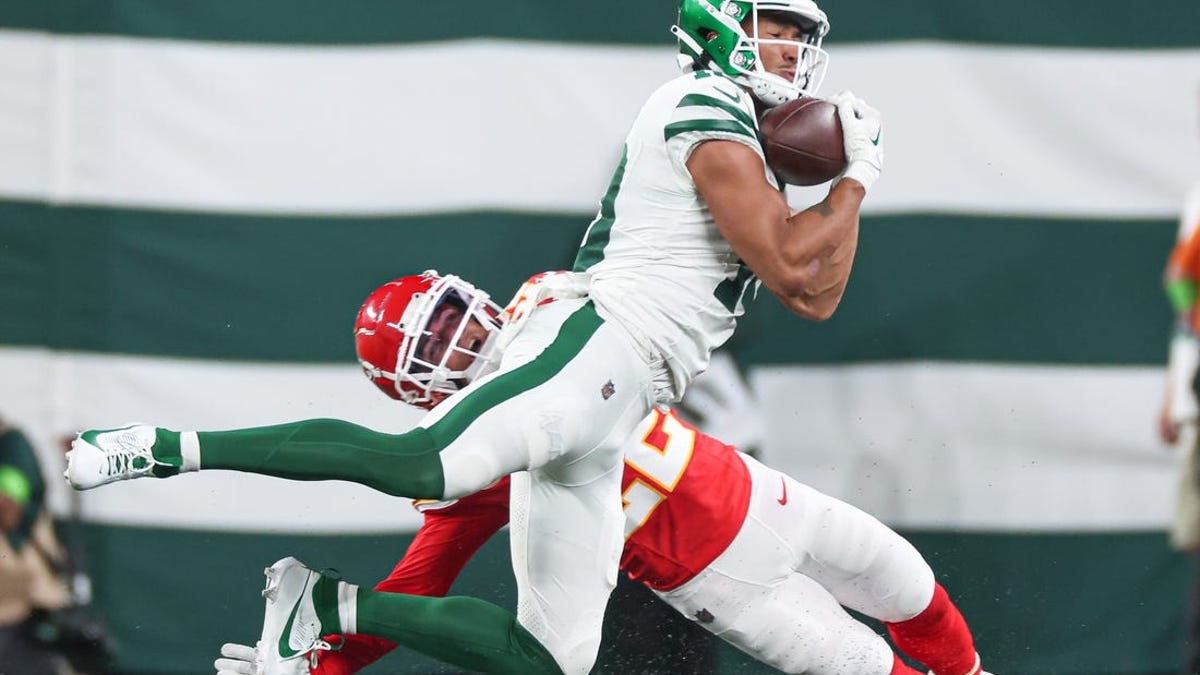 Reports: Jets' Allen Lazard, Mekhi Becton To Be Inactive Vs, Dolphins