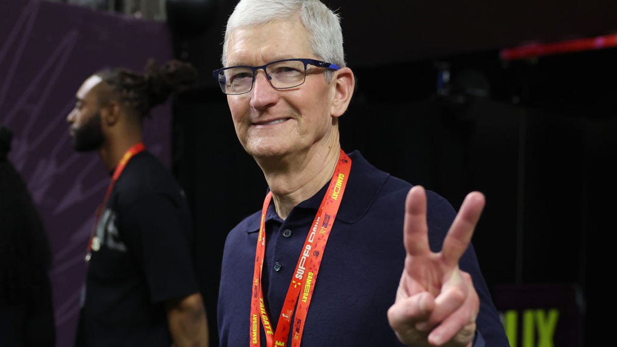 Trump says he spoke to Apple CEO Tim Cook after announcing tariff pause