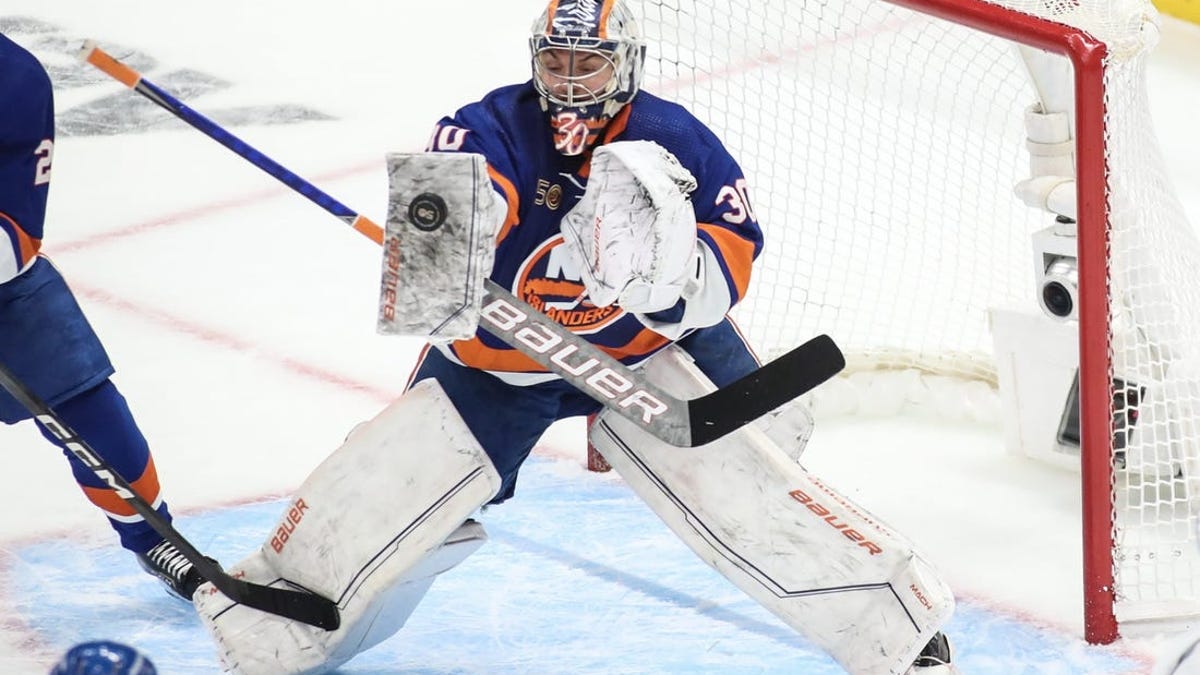 How rare is it for an Islanders goalie to play in 60 games?