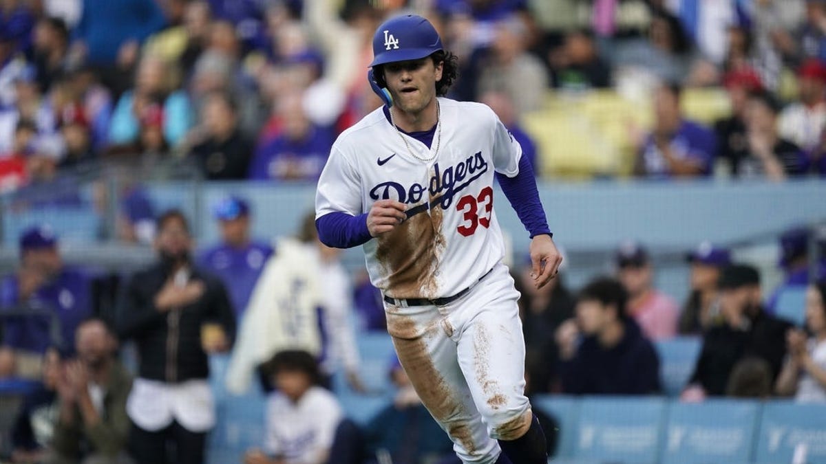 Clayton Kershaw allows 1 hit, Ks 11 as Dodgers blank Cardinals