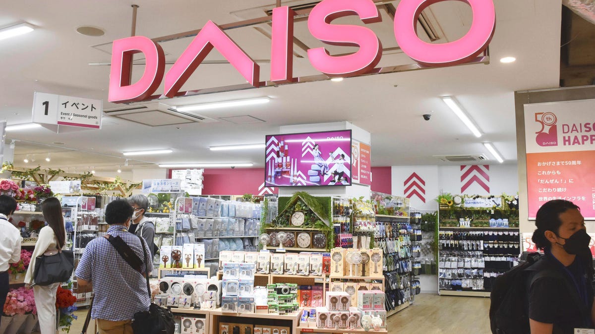 Founder of Japanese dollar store chain Daiso dies he was 80