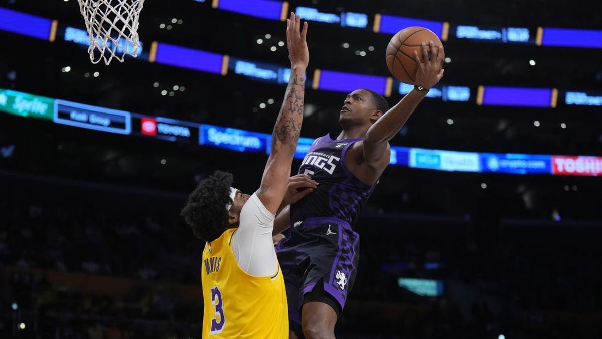 Surging Kings Look To Extend Spurs' Losing Streak