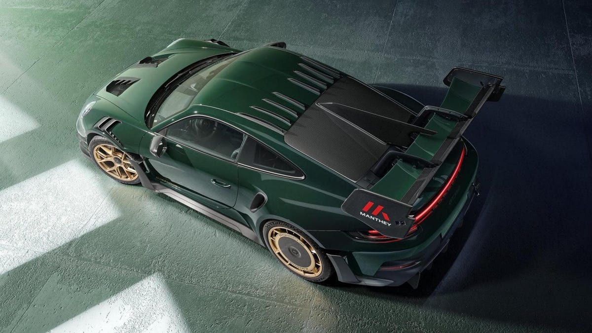 Porsche's Most Aggressive 911 GT3 RS Even Replaces The Rear Window With Carbon Fiber