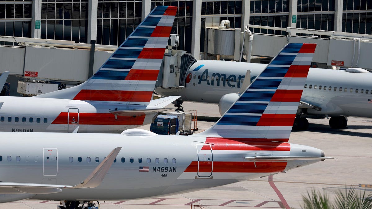 American Airlines flight attendants strike still looms