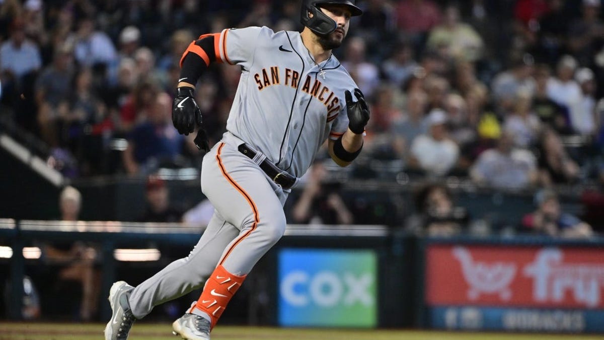 Giants Rookie Got Baseball Back from Fan Because He Hit Homer Off Kershaw -  Inside the Dodgers